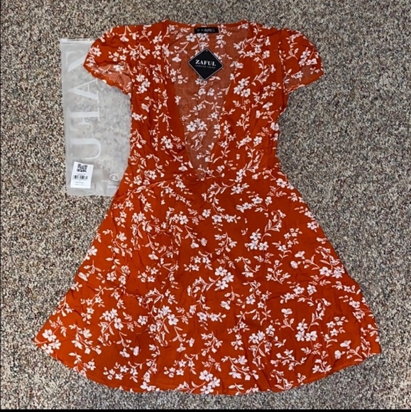 Spring dress - Picture 5 of 5